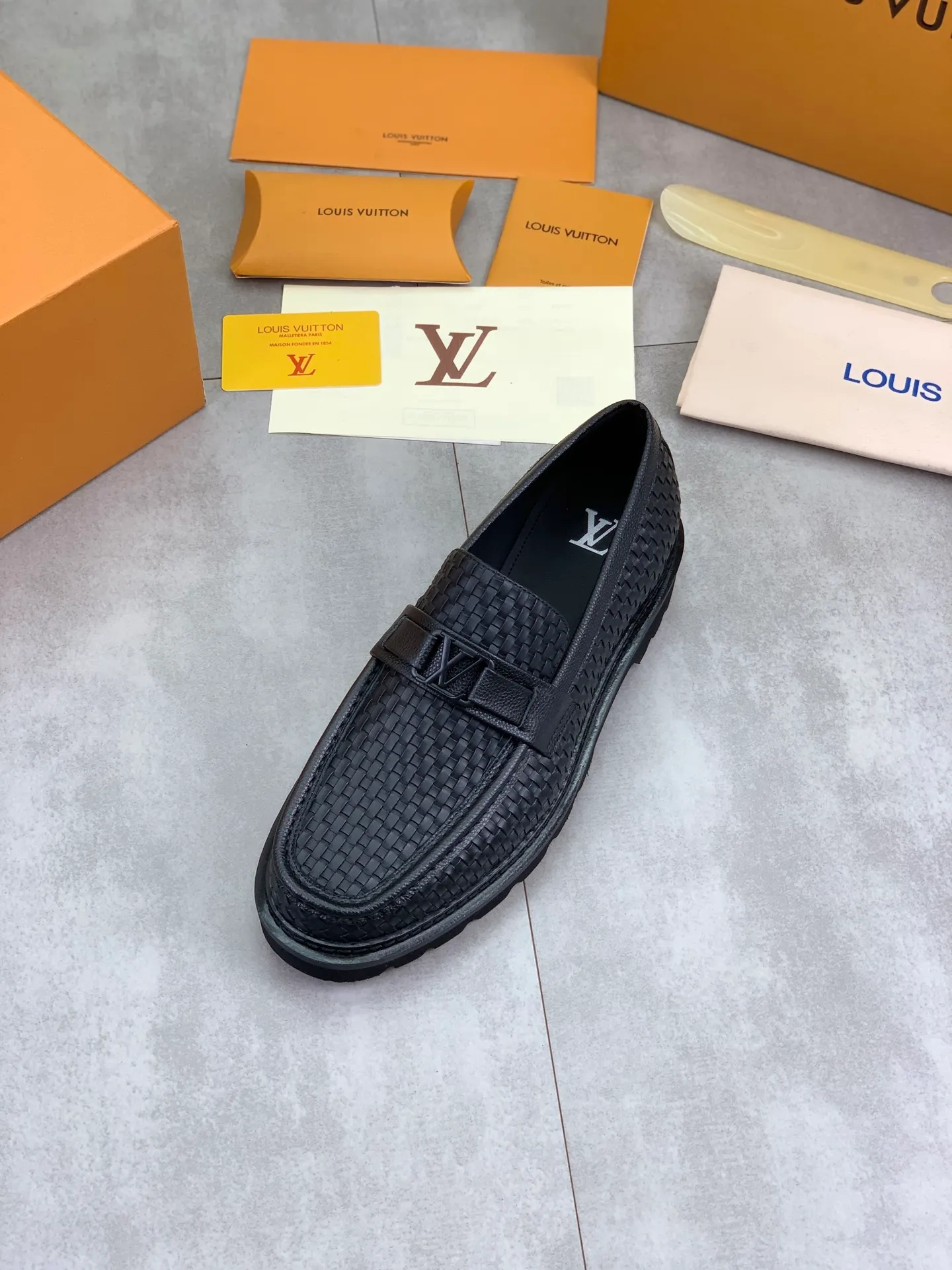 Factory price P820 💎💎💎LOUIS VUITTON [Louis Vuitton] - LV men's business casual leather shoes, luxurious and noble 👞All imported original cowhide, just to create a more comfortable wearing experience, upper: original high-end calfskin ➕Imported soft cowhide lining, original lightweight foam outsole ✔️ Color: 6️⃣colors available Size: 39-44 (38.45 46 can be customized (non-returnable)